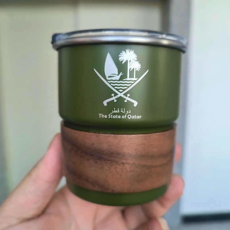 카타르 국기 로고가 있는 스테인리스 스틸 컵(뚜껑 포함 - Coffee Tea Name 리뷰 및 가격